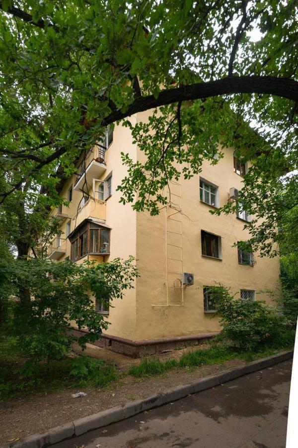 Apartment Nadezhda At Zheltoskan 77/79 Almaty Exterior foto